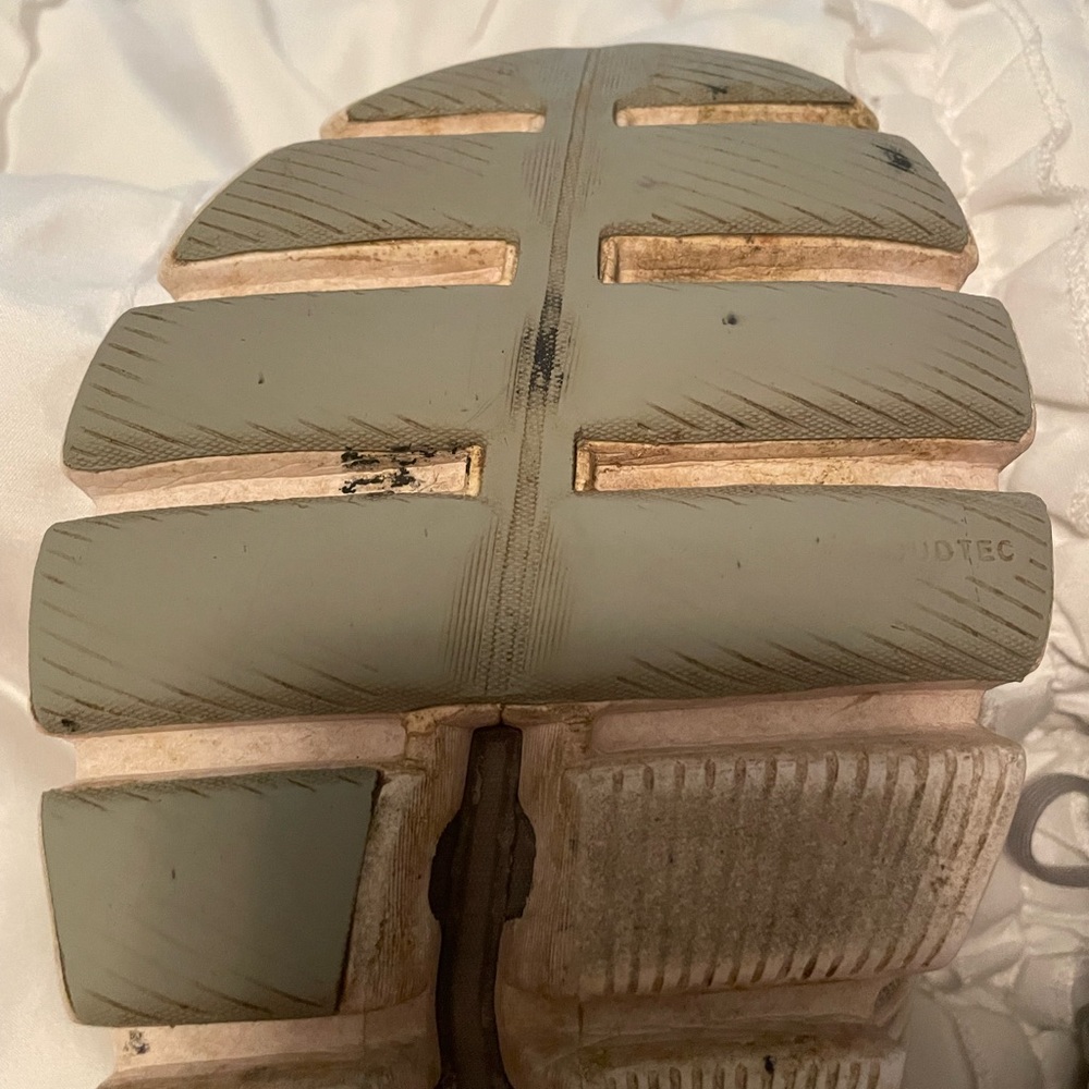 On Running Cloudswift Running Shoes - image 7